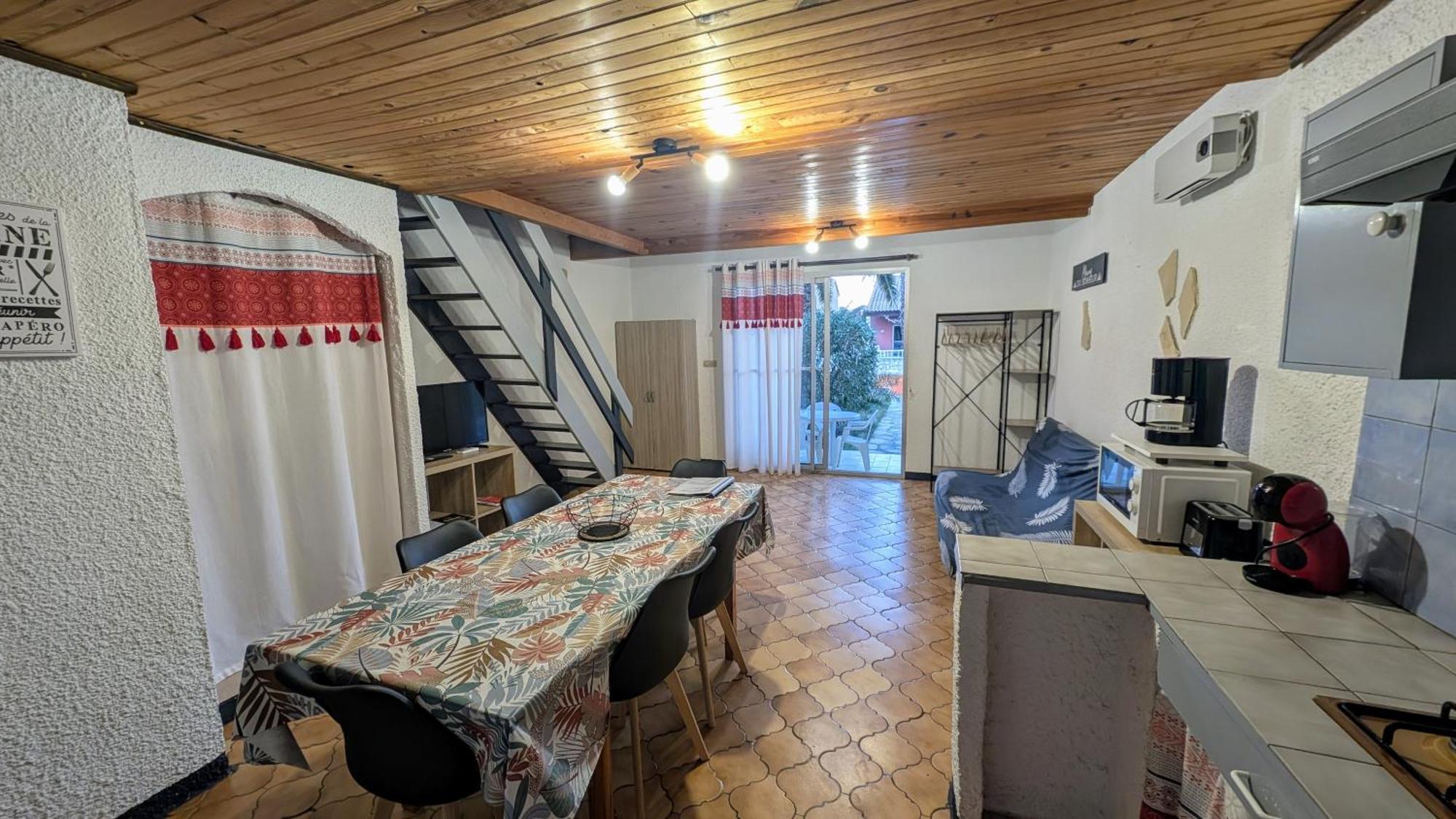La Capelle Des Corbieres Sigean Narbonne Aude *