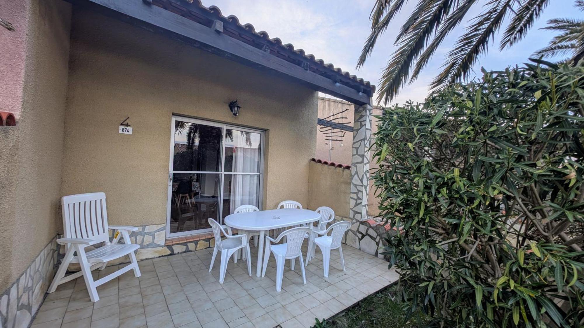 La Capelle Des Corbieres Sigean Narbonne Aude * Roquefort-des-Corbières