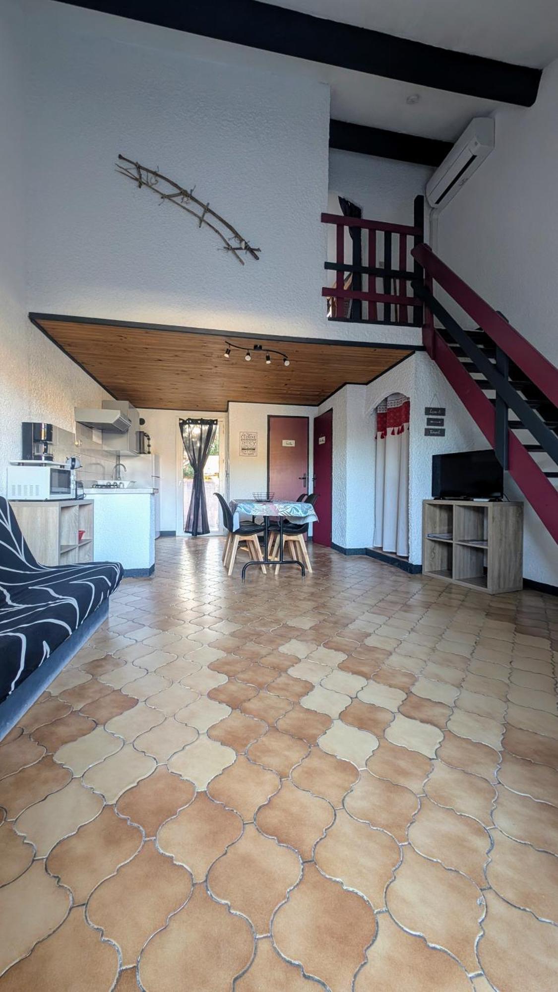 Gite La Capelle Des Corbieres Sigean Narbonne Aude Holiday home Roquefort-des-Corbieres
